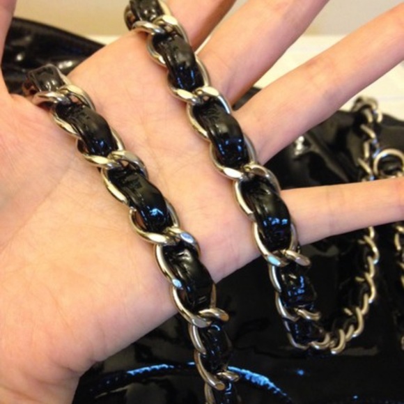 WOW POSHMARK - AUTHENTIC CHANEL SUPERMODEL EXTRA LARGE Leather Cabas Bag Tote - Picture 9 of 13